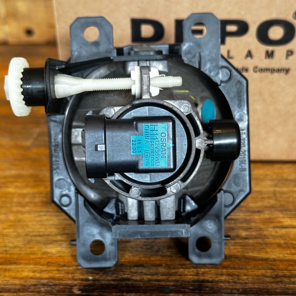 Depo Auto Lamp 320-2019N New in Box - Picture 4 of 8